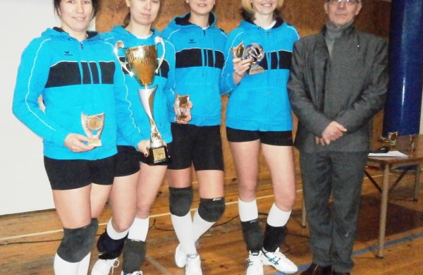 Jonavos tinklinio senjorių komanda „Aušrinė“ – varžybų nugalėtoja