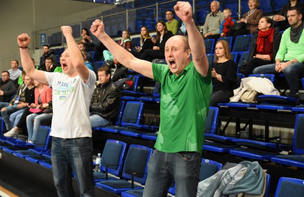 Lietuvos tinklinio čempionato finalai startavo atkakliu vyrų mūšiu ir šeimininkių pergale