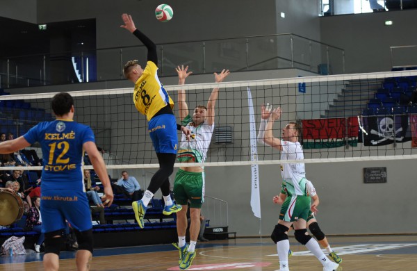 Intriguojantis Lietuvos vyrų tinklinio čempionato finalas Jonavoje prasidėjo "Sūduvos" pergale