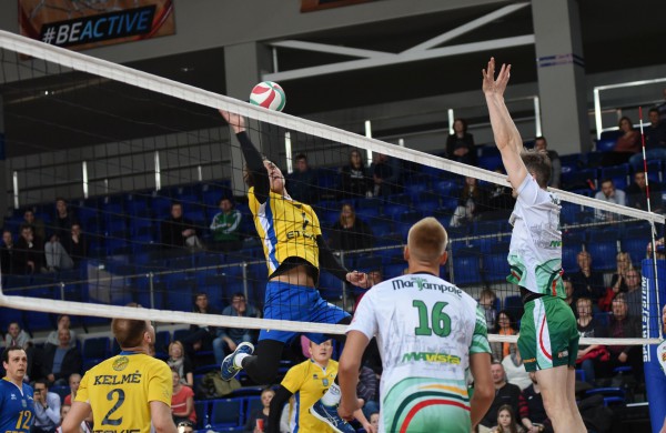 Intriguojantis Lietuvos vyrų tinklinio čempionato finalas Jonavoje prasidėjo "Sūduvos" pergale