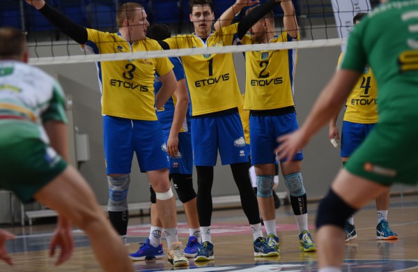 Intriguojantis Lietuvos vyrų tinklinio čempionato finalas Jonavoje prasidėjo "Sūduvos" pergale