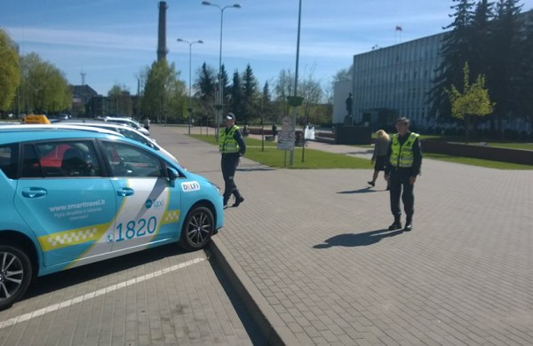 Moterys meluos ir Jonavoje