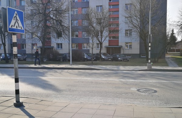 Dvi pėsčiųjų perėjos, kuri tikroji?