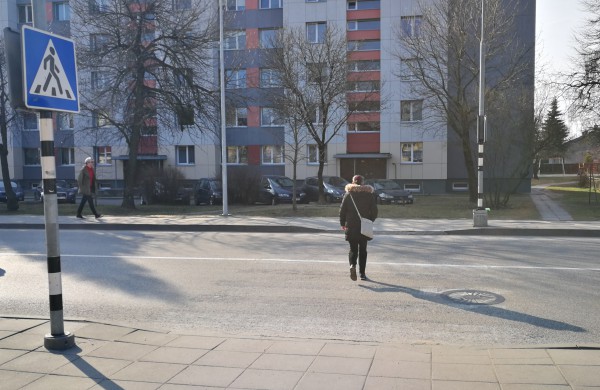 Dvi pėsčiųjų perėjos, kuri tikroji?