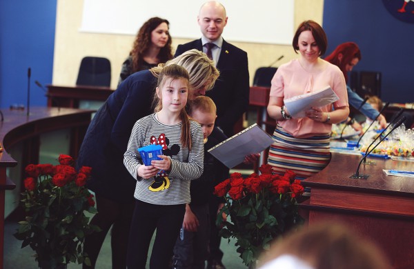Apdovanoti eilėraščių, rašinėlių ir piešinių konkurso „Augu Lietuvoje/Jonavoje laimingas 2018“ dalyviai