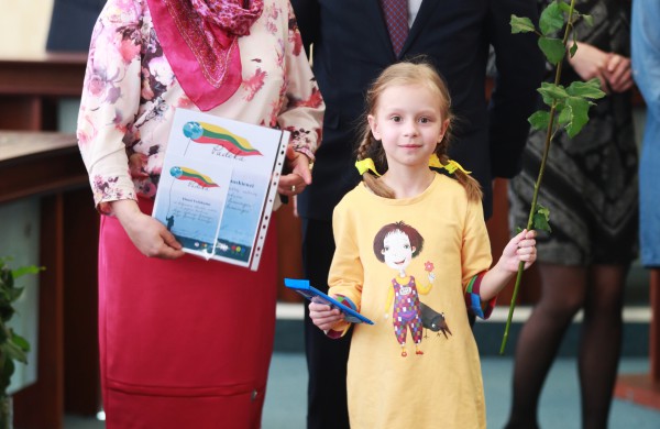 Apdovanoti eilėraščių, rašinėlių ir piešinių konkurso „Augu Lietuvoje/Jonavoje laimingas 2018“ dalyviai