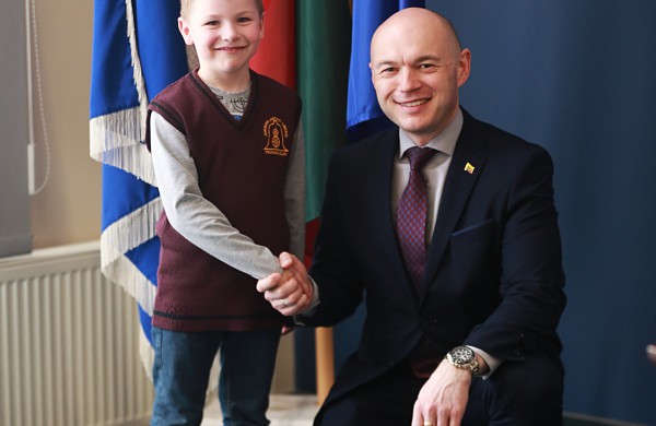 Apdovanoti eilėraščių, rašinėlių ir piešinių konkurso „Augu Lietuvoje/Jonavoje laimingas 2018“ dalyviai