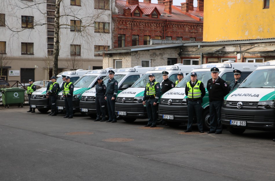 Naujieji Kauno apskrities policijos automobiliai jau išriedėjo į gatves