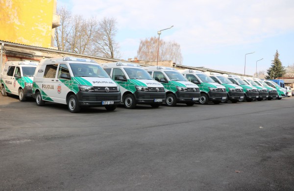 Naujieji Kauno apskrities policijos automobiliai jau išriedėjo į gatves