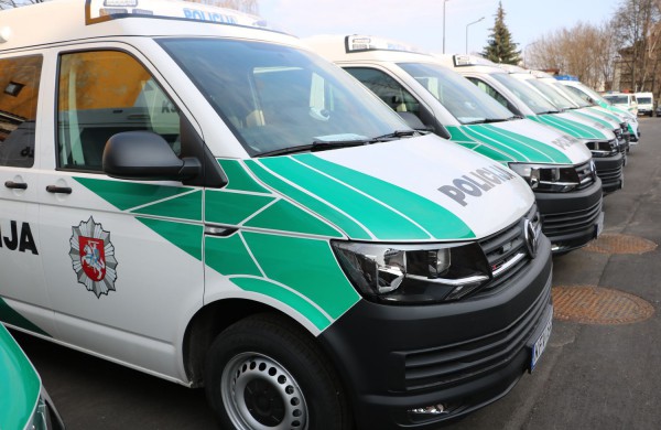 Naujieji Kauno apskrities policijos automobiliai jau išriedėjo į gatves
