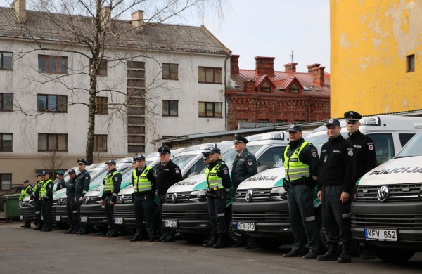 Naujieji Kauno apskrities policijos automobiliai jau išriedėjo į gatves