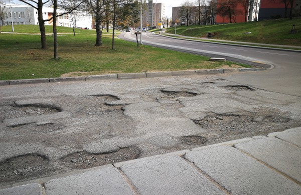 Jonavietis: „Apsilankykite mėnulyje, pasivažinėkite krateriais“ 