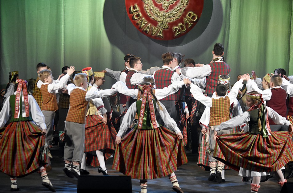 Jaunimas pavertė Jonavą tautinių šokių sostine