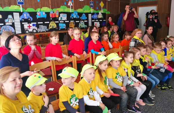 Visos gelbėjimo tarnybos skubėjo į Jonavos mokyklą - darželį „Bitutė“