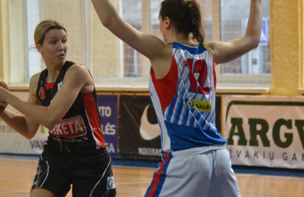 Tragiškai žaidusios Jonavos krepšininkės namuose patyrė fiasko