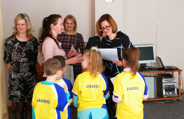 Visos gelbėjimo tarnybos skubėjo į Jonavos mokyklą - darželį „Bitutė“