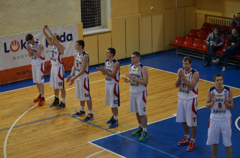 Po skaudaus antausio namuose, „Petrochema“ išvargo pergalę Palangoje