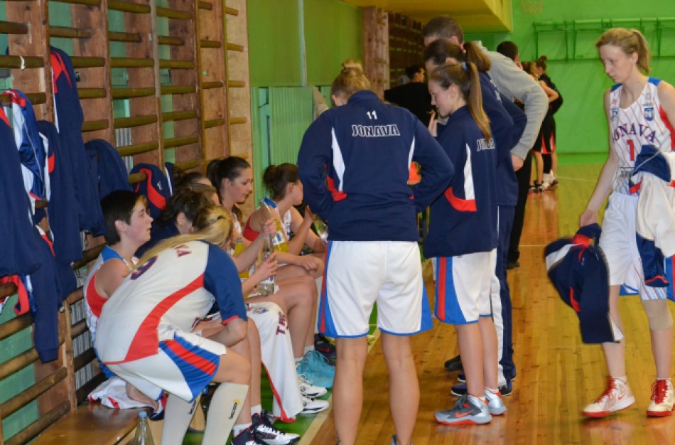 „Jonava“ komandos krepšininkės įsirašė septintąją pergalę