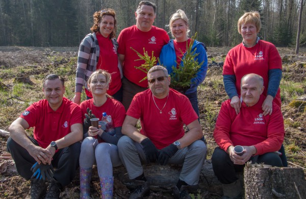 Lietuvos šimtmečiui – šimtas arų eglių jaunuolyno