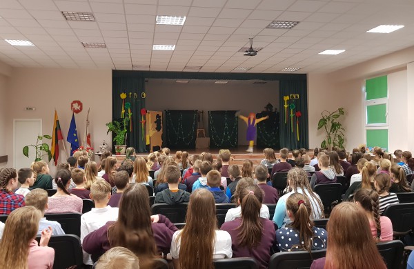 Moksleiviai atskleidė meninius gebėjimus 