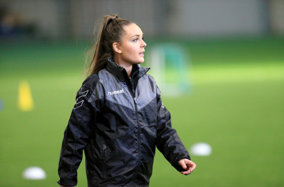 Merginas kelyje į Europos čempionatą lydi trenerė iš Jonavos