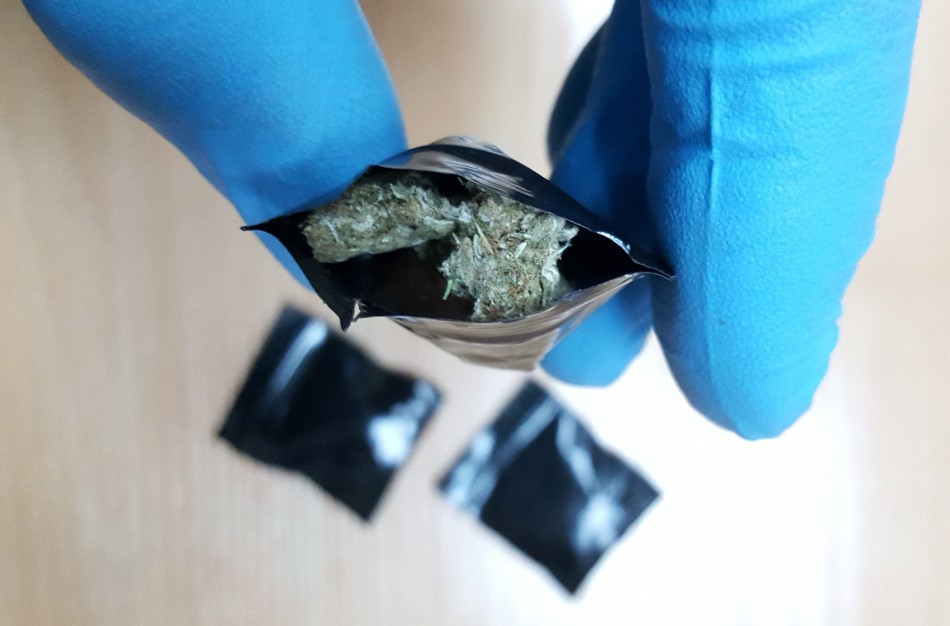 Nustatyta grupė asmenų, sukčiavusių ir platinusių narkotines medžiagas socialiniuose tinkluose