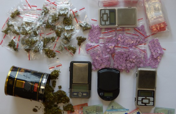 Nustatyta grupė asmenų, sukčiavusių ir platinusių narkotines medžiagas socialiniuose tinkluose