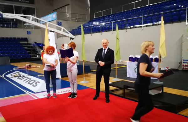 Jonavos sporto arenoje paminėtas sveikatą stiprinančių mokyklų veiklos 25-metis 