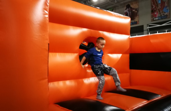 Jonavos sporto arenoje paminėtas sveikatą stiprinančių mokyklų veiklos 25-metis 