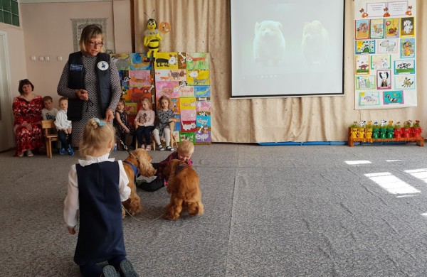 Jonavos mokykloje-darželyje  „Bitutė” paminėta geriausio žmogaus draugo diena