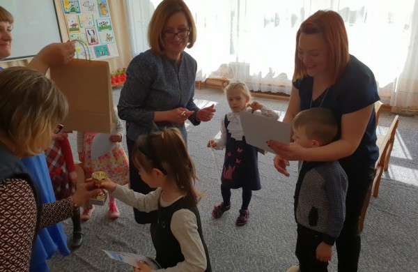 Jonavos mokykloje-darželyje  „Bitutė” paminėta geriausio žmogaus draugo diena