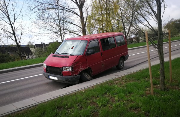 Dėl neblaivaus vairuotojo Vasario 16-osios gatvėje susidūrė trys automobiliai
