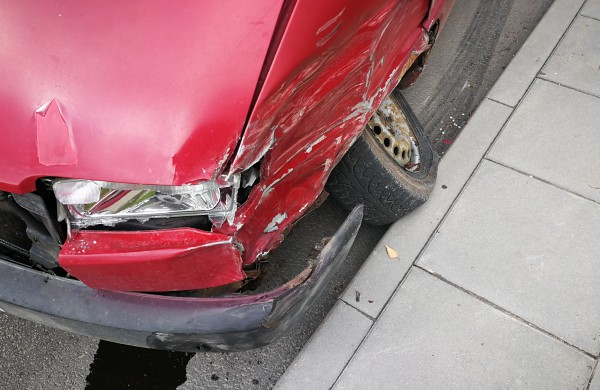 Dėl neblaivaus vairuotojo Vasario 16-osios gatvėje susidūrė trys automobiliai