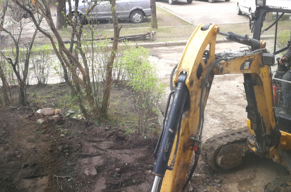 Be elektros energijos palikti jonaviškiai - dėl neatsargių kasimo darbų 