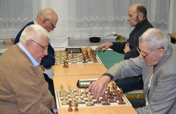 Skirtumas tarp jauniausio ir vyriausio šachmatininko - 85 metai