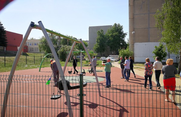 Miesto apžiūra: nuo supuvusios tvoros iki naujų aikštelių įrengimo