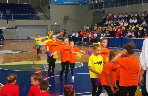 Jonavos sporto areną užpildė šeimų šėlsmas 