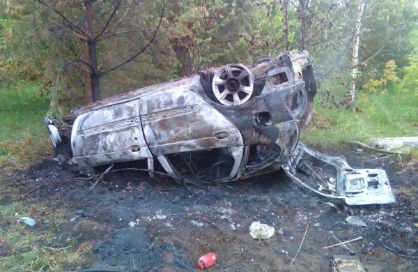 Girtas vairuotojas atsitrenkė į elektros stulpą