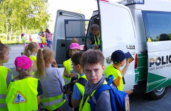 Pirmą kartą surengta tokio masto šventė – šviečiamasis renginys „Būk vasarą saugus!“