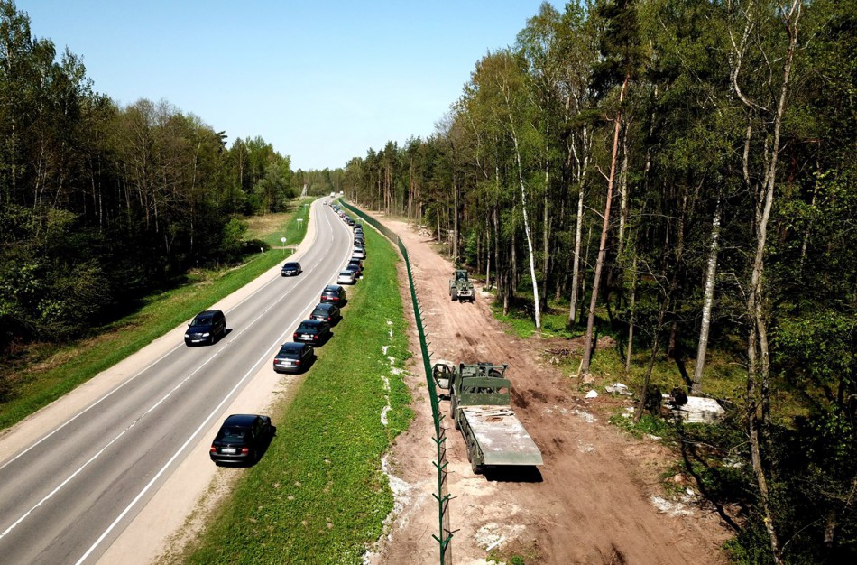 Ne tik draudžiama, bet bus ir baudžiama už bepiločių orlaivių skrydžių vykdymą virš karinių teritorijų