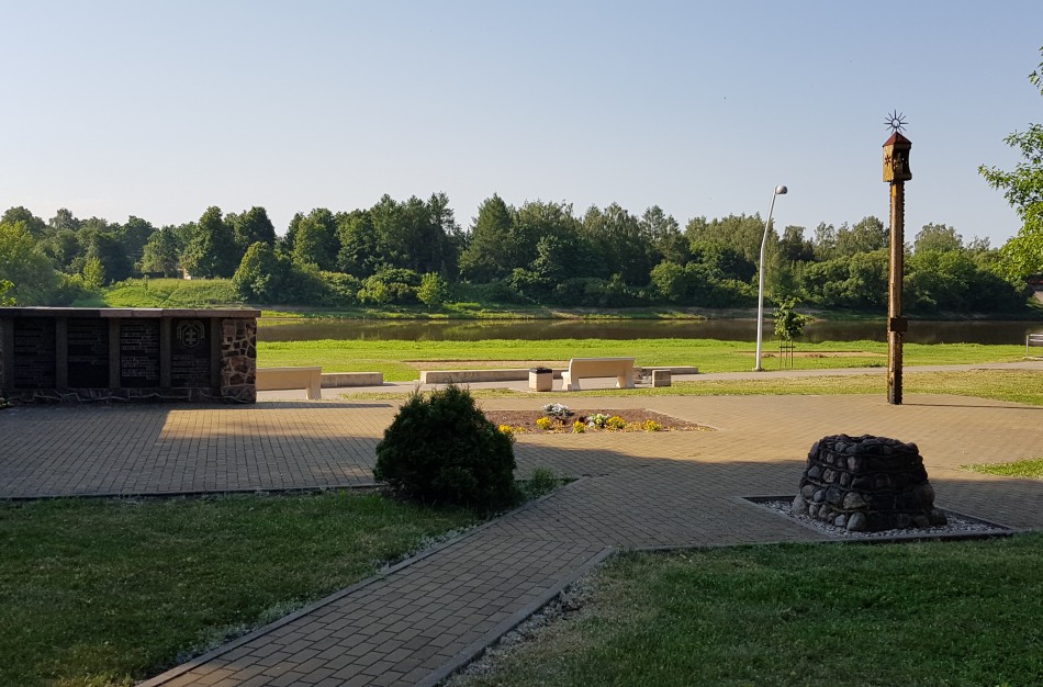 Jonavietė Teresė: „Dingo Memorialo kryžius – ar nebeliko nieko švento?“ 