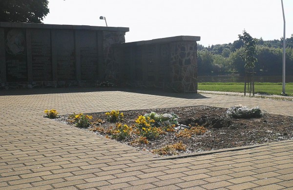 Jonavietė Teresė: „Dingo Memorialo kryžius – ar nebeliko nieko švento?“ 