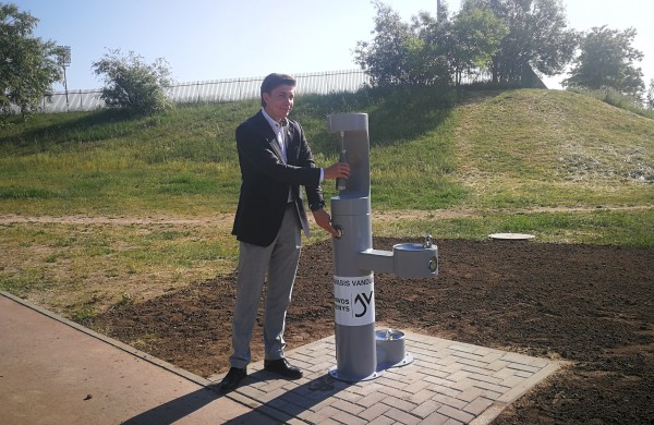 Pirmasis toks Jonavoje – trijų pakopų geriamo vandens fontanėlis