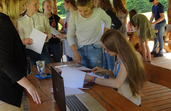 Mokinių savivaldų konferencija „Atspirties taškas“ – įgytų žinių taikymas praktikoje 