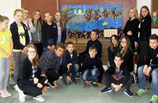 Jonavos „Neries“ pagrindinės mokyklos bendruomenė  laimėjo programos „Darni mokykla“ žaliąjį sertifikatą