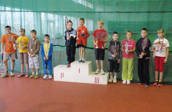 Jonavos tenisininkų viešnagė kalėdiniame turnyre