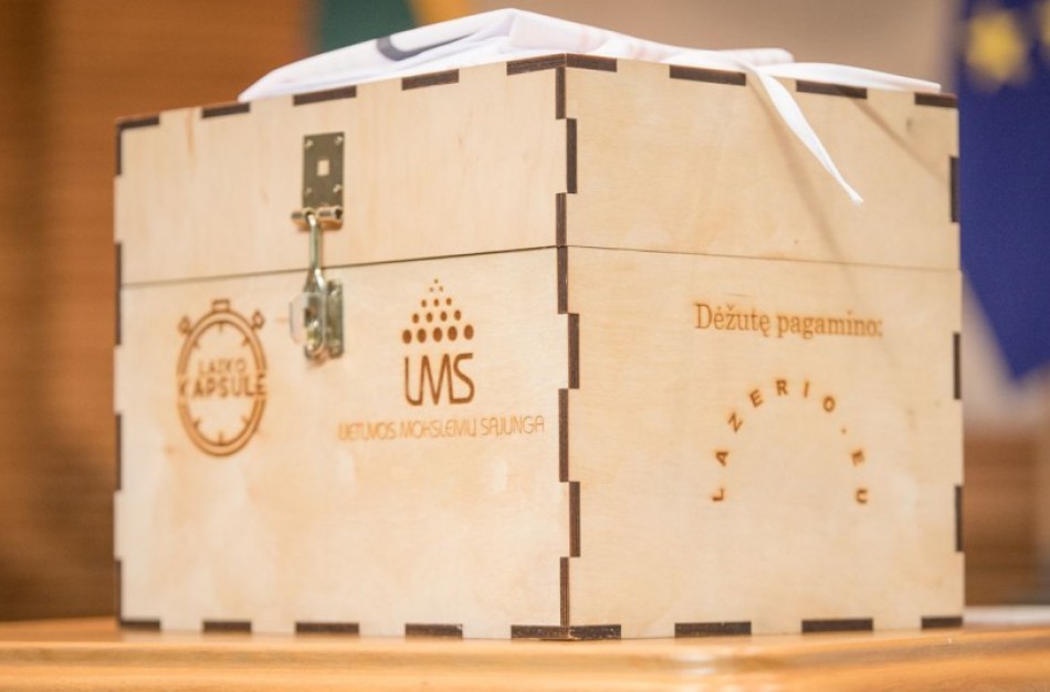 Lietuvos moksleivių šimtmečio dovana – įsipareigojimas saugoti Lietuvos nepriklausomybę 100 metų