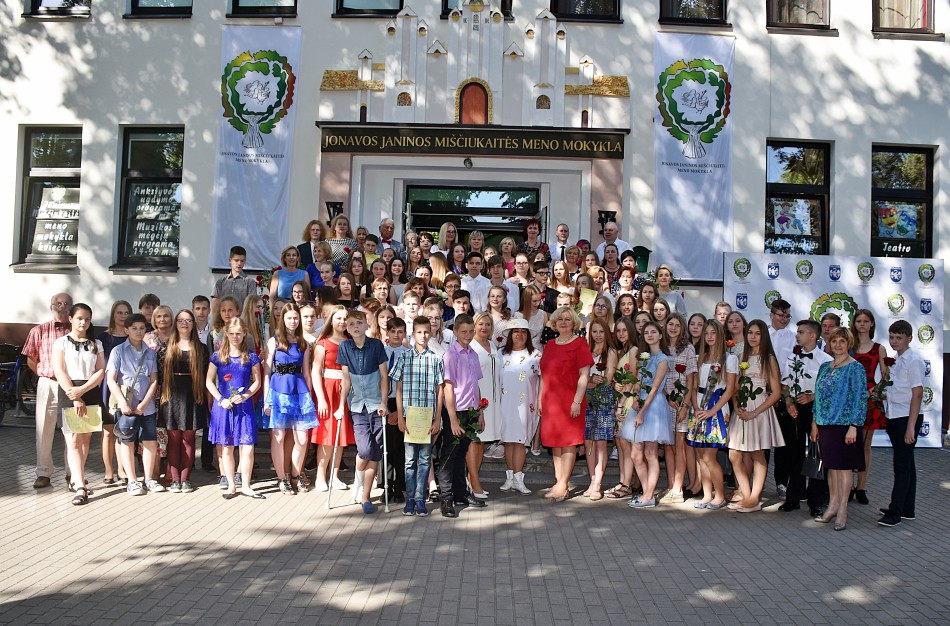 Meno mūzų pilies absolventai visada laukiami