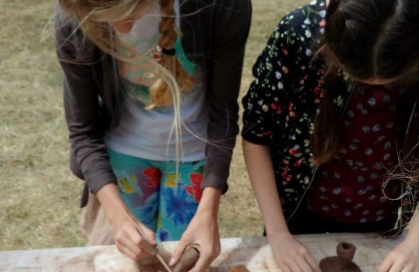 Įdomi veikla edukacinėje stovykloje „Amatų pynė“