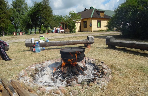 Įdomi veikla edukacinėje stovykloje „Amatų pynė“